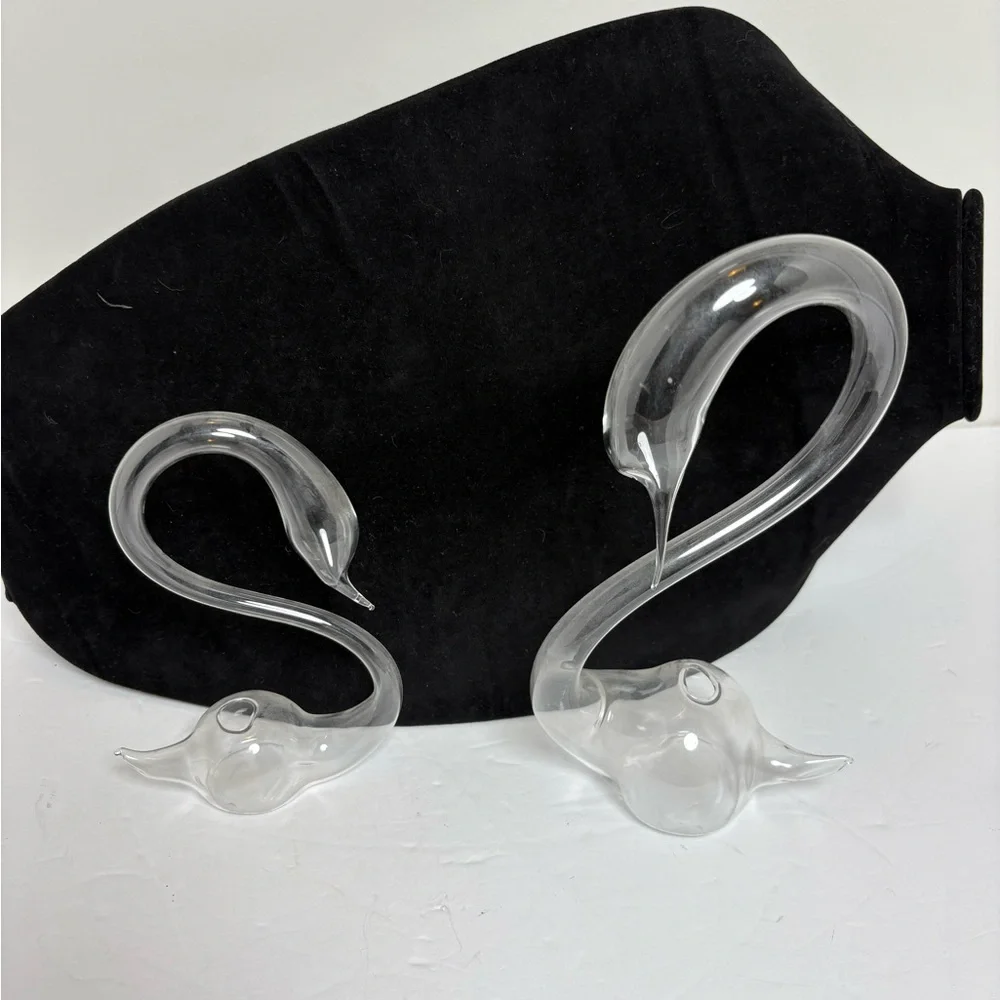 Vintage Pair of Delicate Clear Glass Swan Bud or Propagation Vases